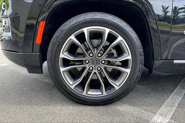 2023 Jeep Grand Wagoneer L Series III 4x4
