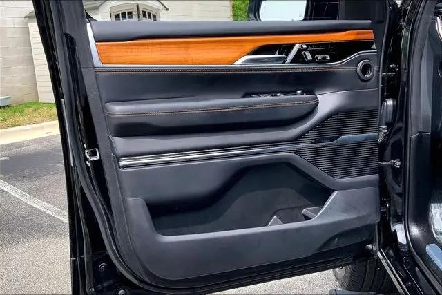 2023 Jeep Grand Wagoneer L Series III 4x4