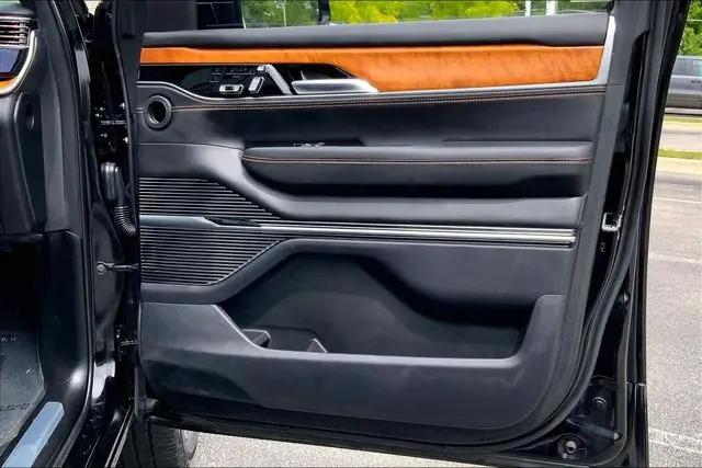 2023 Jeep Grand Wagoneer L Series III 4x4