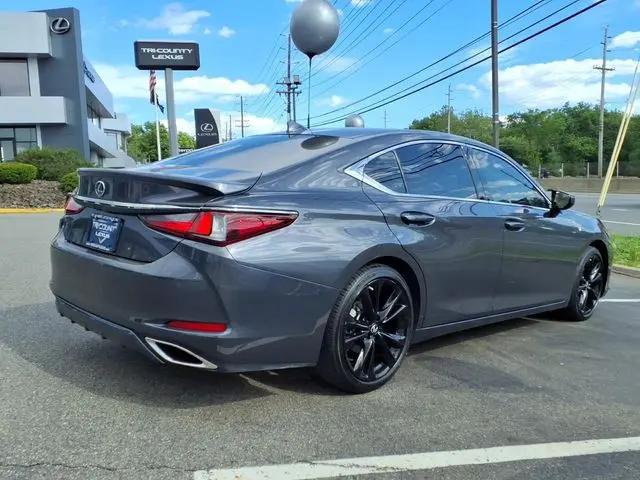 2023 Lexus ES 350 F SPORT Handling
