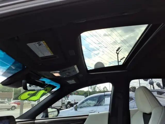 2023 Lexus ES 350 F SPORT Handling