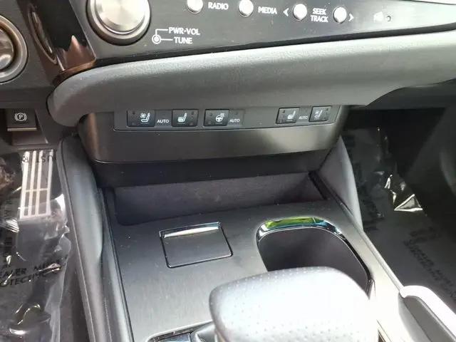 2023 Lexus ES 350 F SPORT Handling