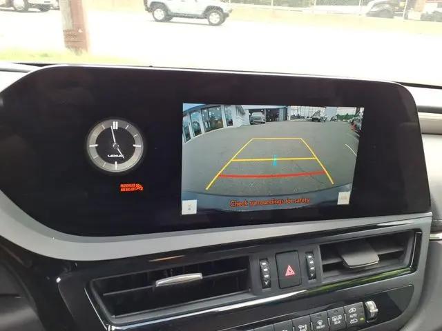 2023 Lexus ES 350 F SPORT Handling