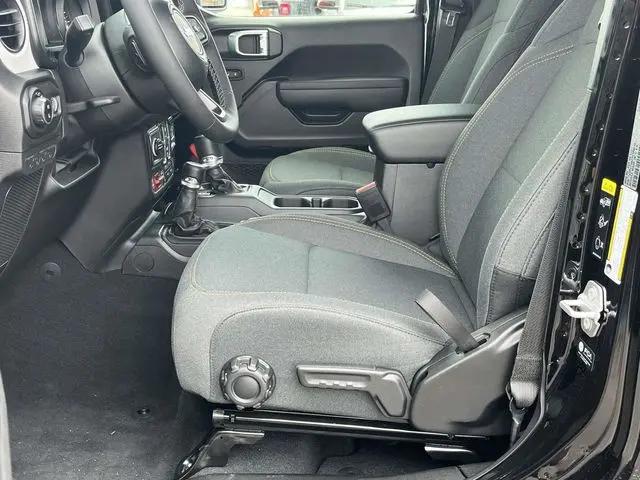 2026 Jeep Gladiator Sport