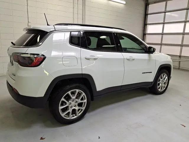 2023 Jeep Compass Latitude Lux FWD