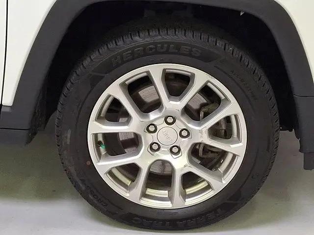2023 Jeep Compass Latitude Lux FWD