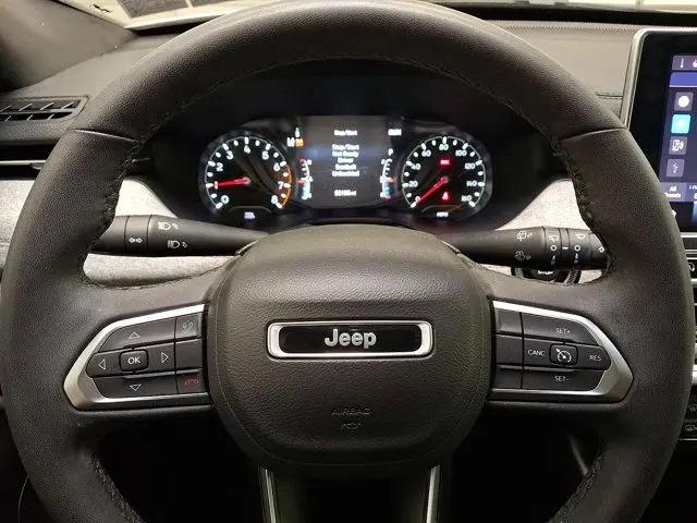 2023 Jeep Compass Latitude Lux FWD