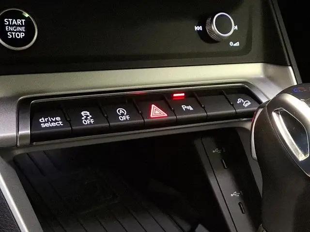 2024 Audi Q3 Premium 45 TFSI S line quattro Tiptronic