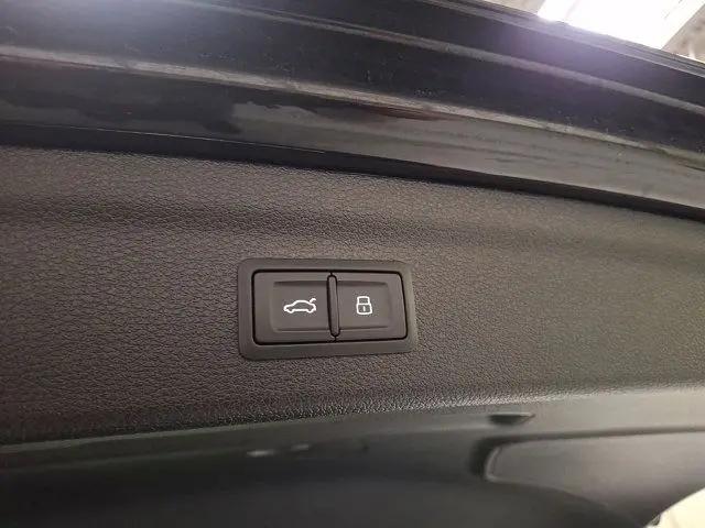 2024 Audi Q3 Premium 45 TFSI S line quattro Tiptronic
