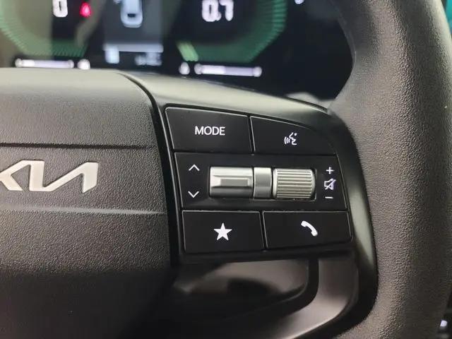 2025 Kia K4 LX