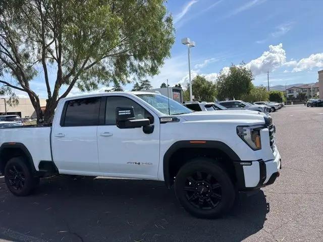 2025 GMC Sierra 2500HD 4WD Crew Cab Standard Bed AT4