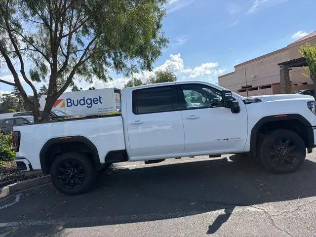 2025 GMC Sierra 2500HD 4WD Crew Cab Standard Bed AT4
