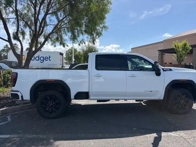 2025 GMC Sierra 2500HD 4WD Crew Cab Standard Bed AT4