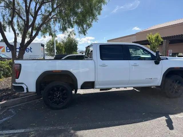 2025 GMC Sierra 2500HD 4WD Crew Cab Standard Bed AT4