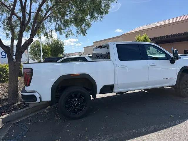 2025 GMC Sierra 2500HD 4WD Crew Cab Standard Bed AT4