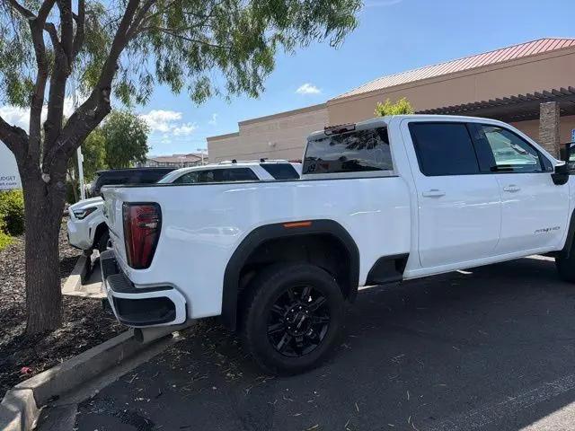2025 GMC Sierra 2500HD 4WD Crew Cab Standard Bed AT4