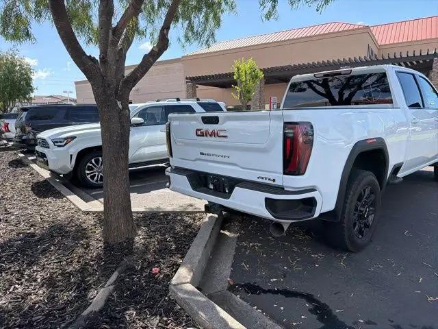 2025 GMC Sierra 2500HD 4WD Crew Cab Standard Bed AT4