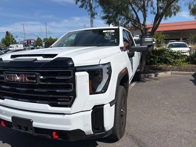 2025 GMC Sierra 2500HD 4WD Crew Cab Standard Bed AT4