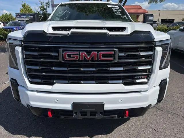 2025 GMC Sierra 2500HD 4WD Crew Cab Standard Bed AT4