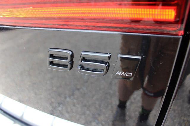 2026 Volvo XC60 B5 Ultra Black Edition