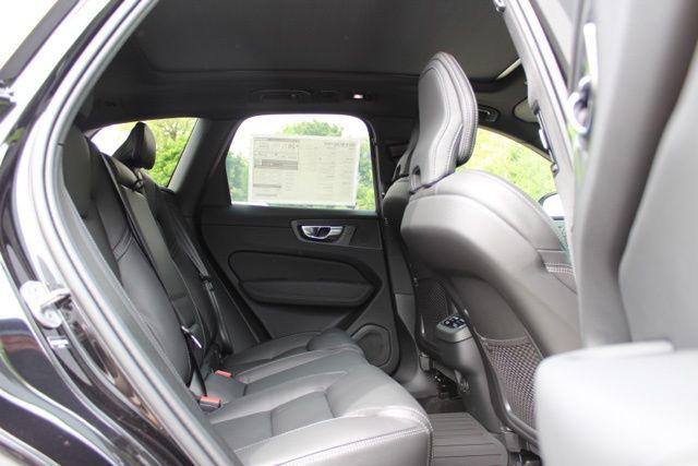 2026 Volvo XC60 B5 Ultra Black Edition