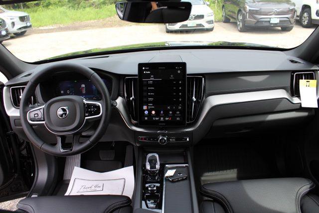 2026 Volvo XC60 B5 Ultra Black Edition