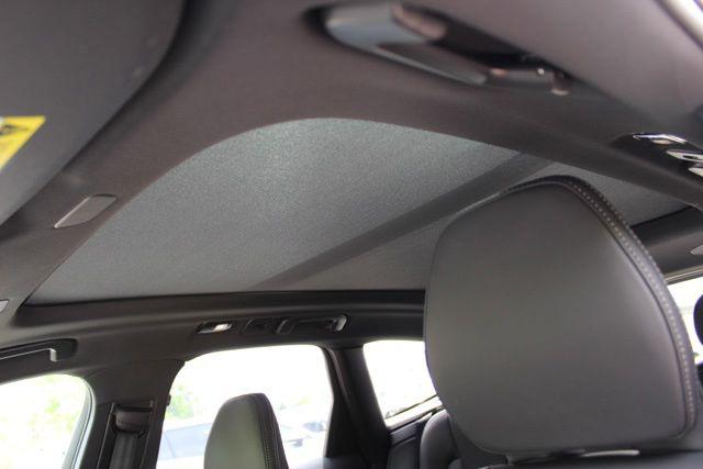 2026 Volvo XC60 B5 Ultra Black Edition