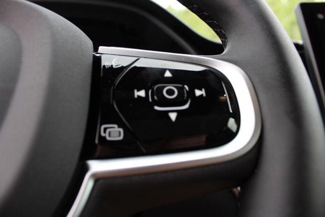 2026 Volvo XC60 B5 Ultra Black Edition