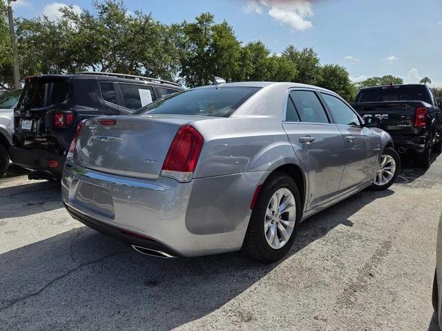2015 Chrysler 300 Limited