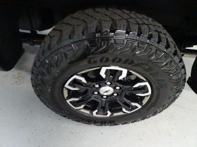 2025 Chevrolet Silverado 1500 4WD Crew Cab Short Bed ZR2