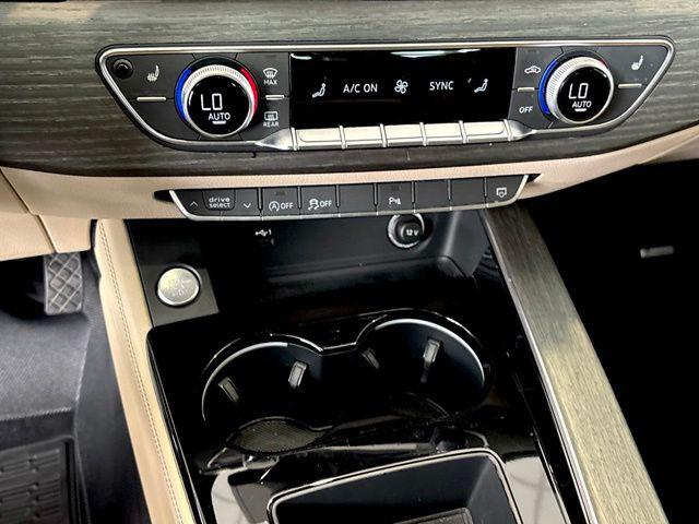 2023 Audi A4 Premium Plus 45 TFSI S line quattro S tronic