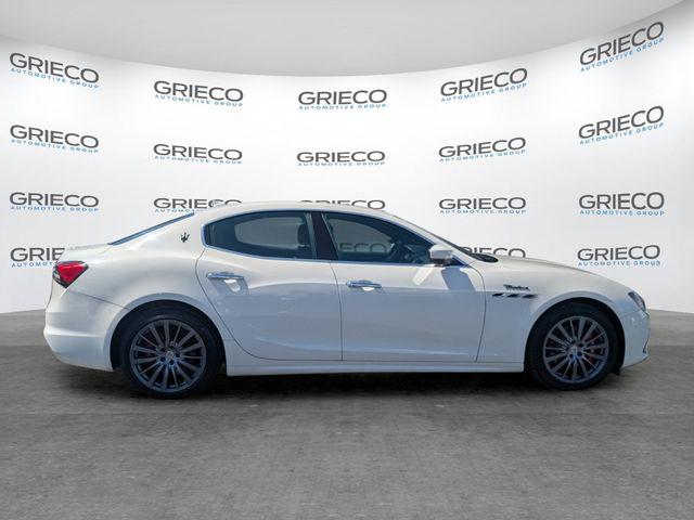 2022 Maserati Ghibli Modena Q4
