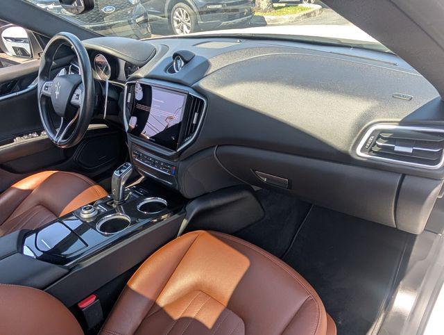 2022 Maserati Ghibli Modena Q4