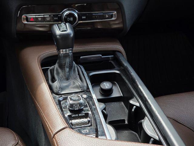 2019 Volvo XC90 T6 Momentum