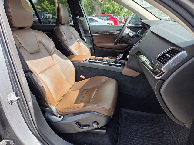 2019 Volvo XC90 T6 Momentum