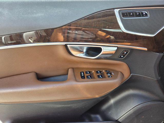 2019 Volvo XC90 T6 Momentum
