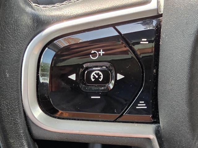 2019 Volvo XC90 T6 Momentum