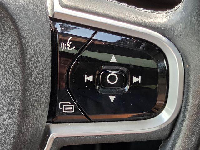 2019 Volvo XC90 T6 Momentum