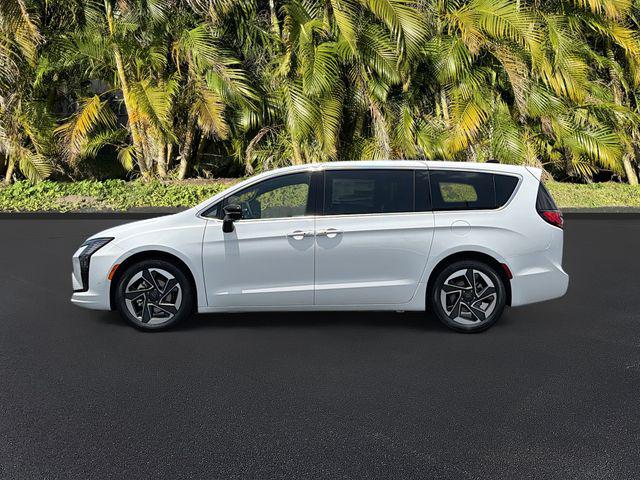 2027 Chrysler Pacifica Limited