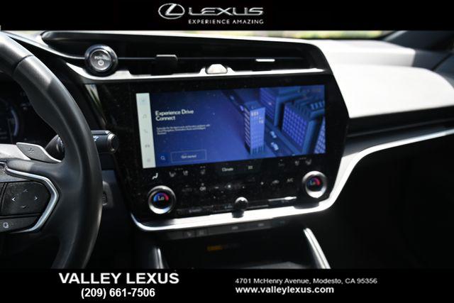 2024 Lexus 300 Premium