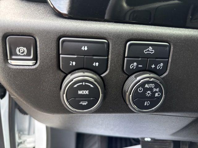 2025 Chevrolet Silverado 2500HD 4WD Crew Cab Standard Bed LT