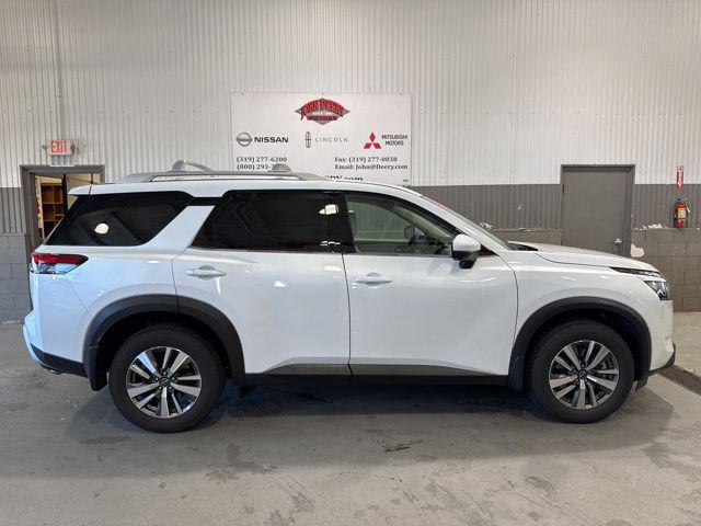 2025 Nissan Pathfinder SL 4WD