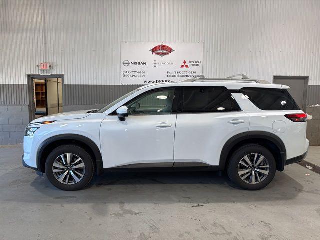 2025 Nissan Pathfinder SL 4WD
