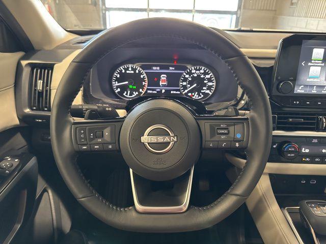 2025 Nissan Pathfinder SL 4WD