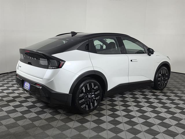 2026 Nissan LEAF PLATINUM+