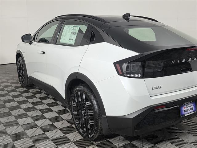 2026 Nissan LEAF PLATINUM+