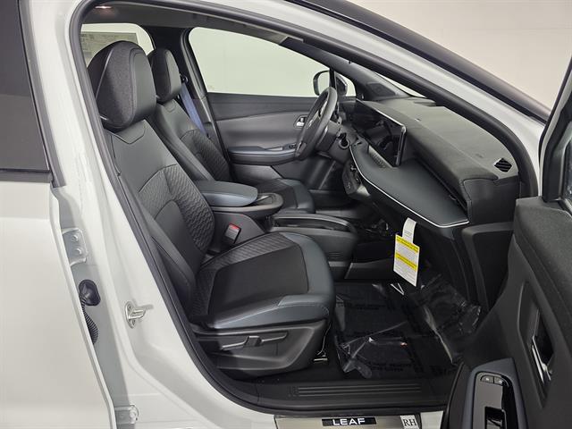 2026 Nissan LEAF PLATINUM+