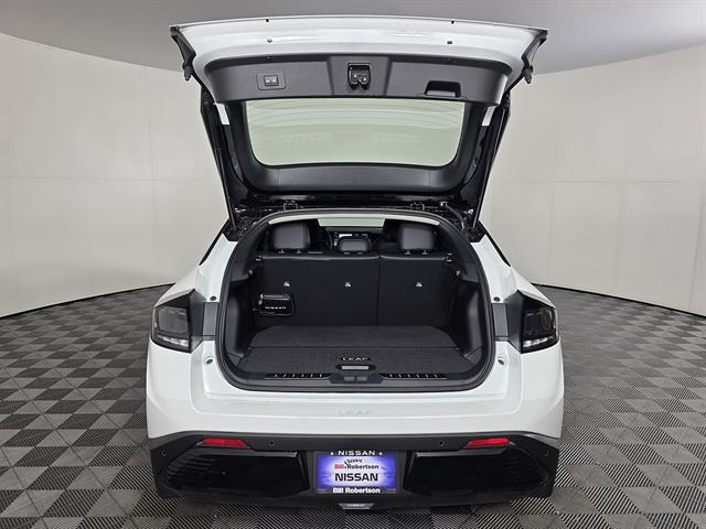 2026 Nissan LEAF PLATINUM+