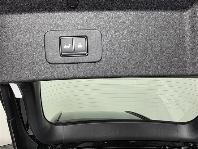 2026 Nissan LEAF PLATINUM+