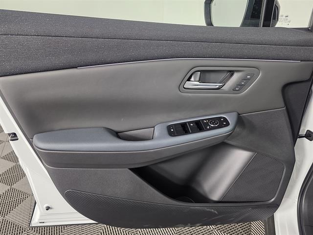 2026 Nissan LEAF PLATINUM+